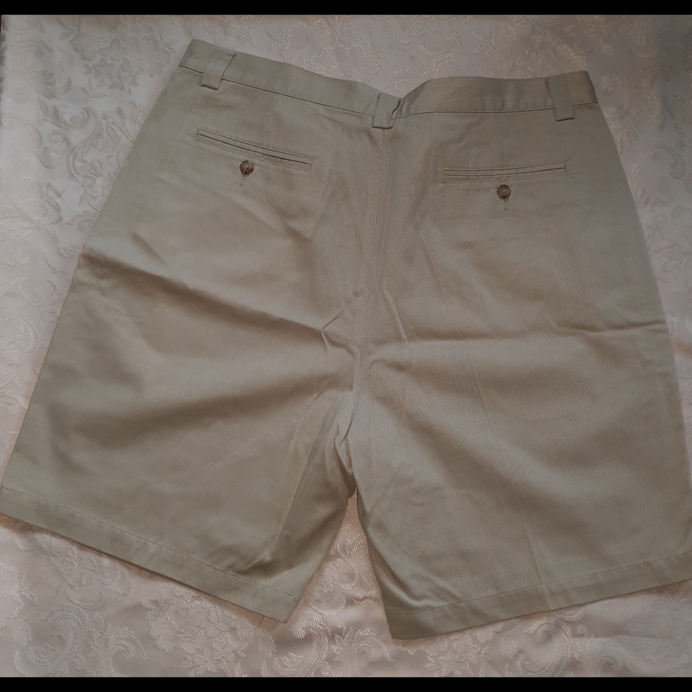 Men shorts - Picture 2 of 2
